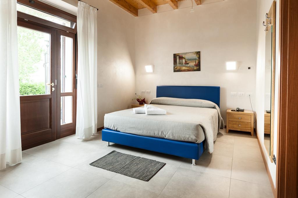 Agriturismo B&B Corte Tonolli Valeggio sul Mincio Phòng bức ảnh