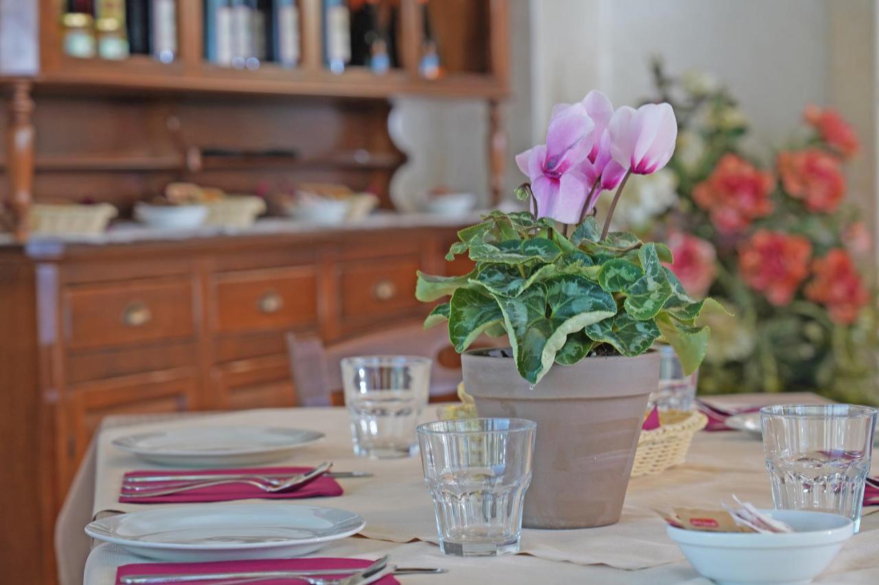 Agriturismo B&B Corte Tonolli Valeggio sul Mincio Ngoại thất bức ảnh
